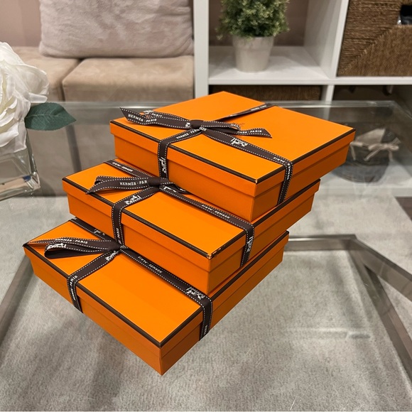 Hermes Gift Box - Picture 3 of 9